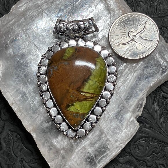 Green Opal Pendant Crystal Stone Jewelry - Picture 8 of 8